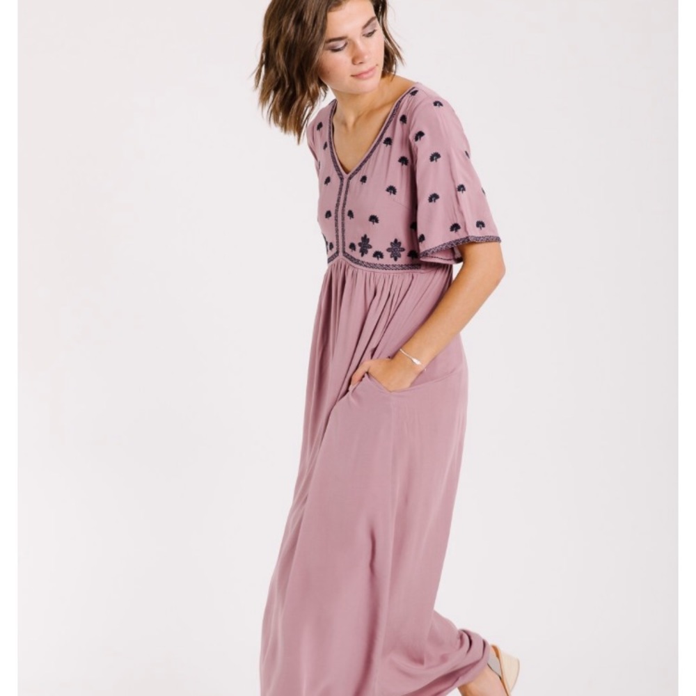 Lynette Embroidered Maxi Dress in Lavender -size M